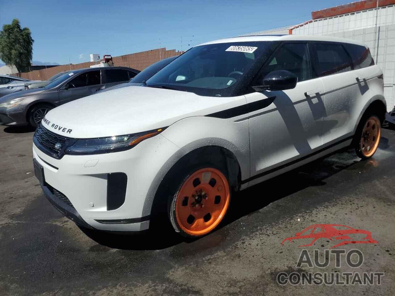 LAND ROVER RANGEROVER 2024 - SALZJ2FX2RH257950