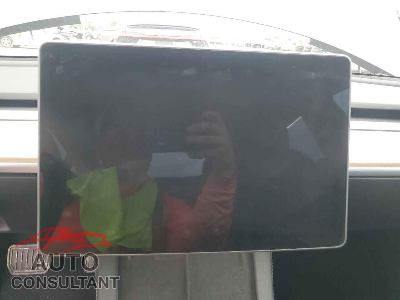 TESLA MODEL 3 2022 - 5YJ3E1EB5NF259719
