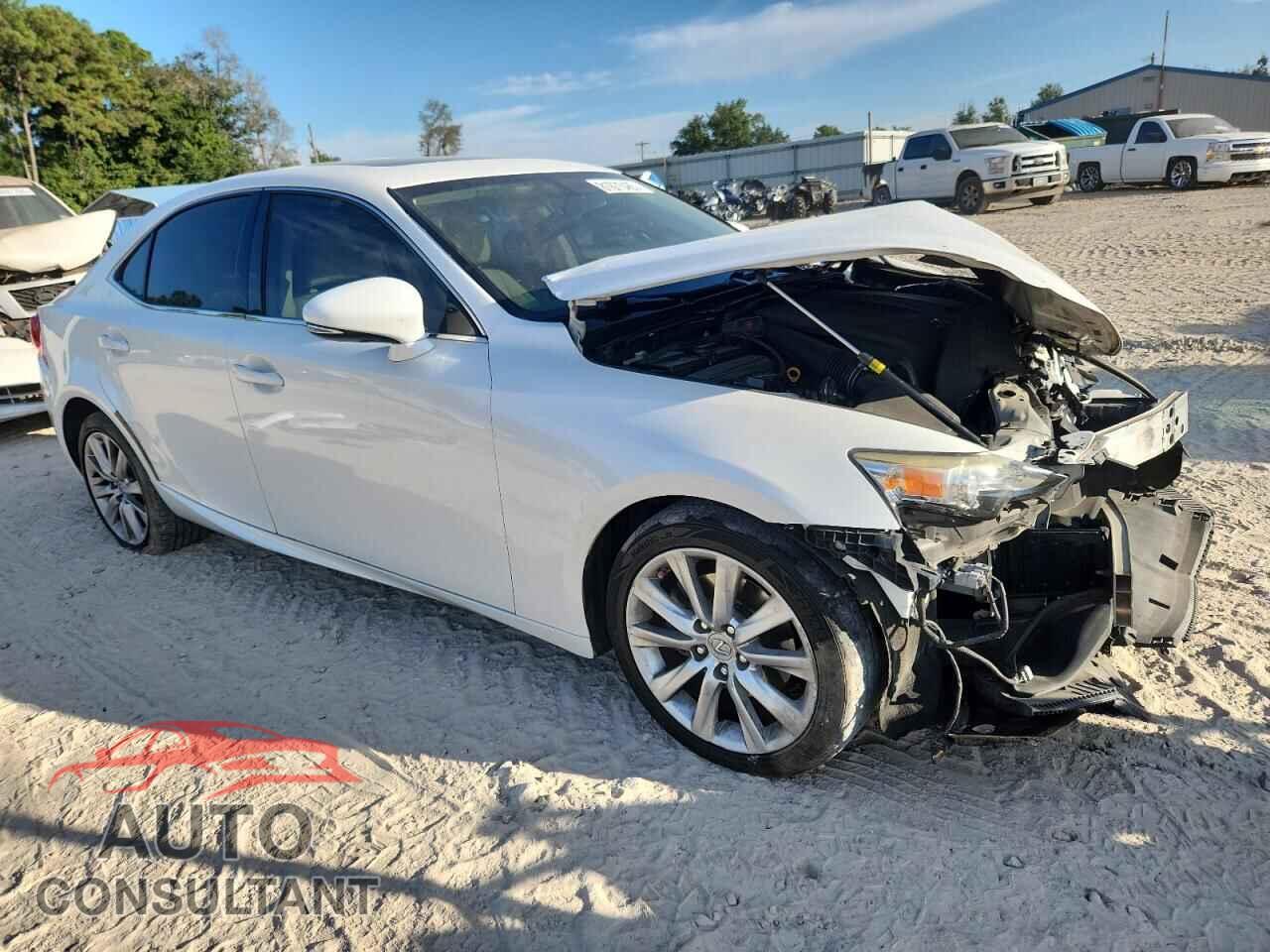 LEXUS IS 2014 - JTHBF1D23E5030305