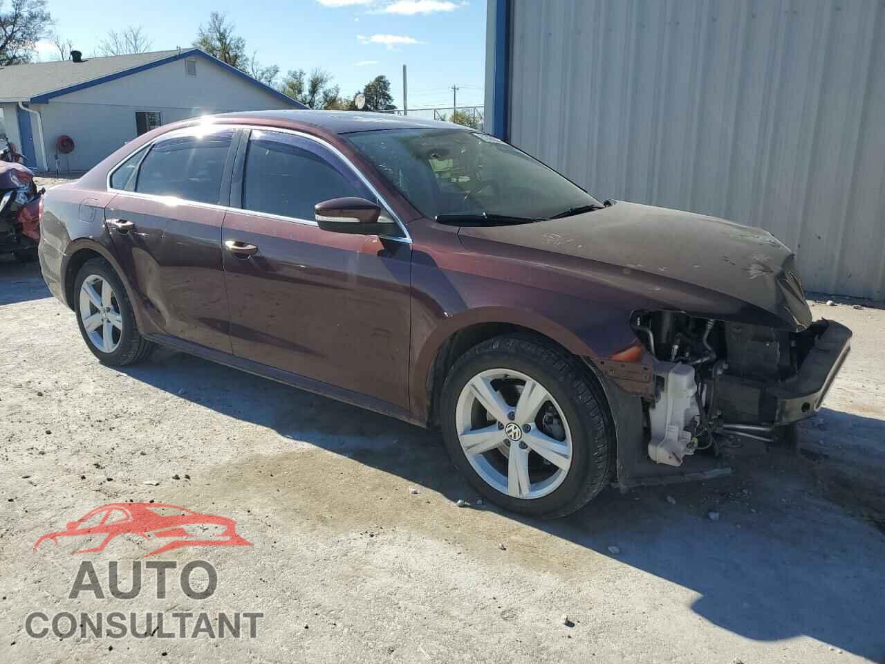 VOLKSWAGEN PASSAT 2013 - 1VWBN7A38DC089572