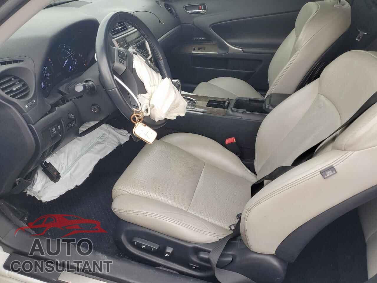 LEXUS IS 2011 - JTHFF2C20B2518472