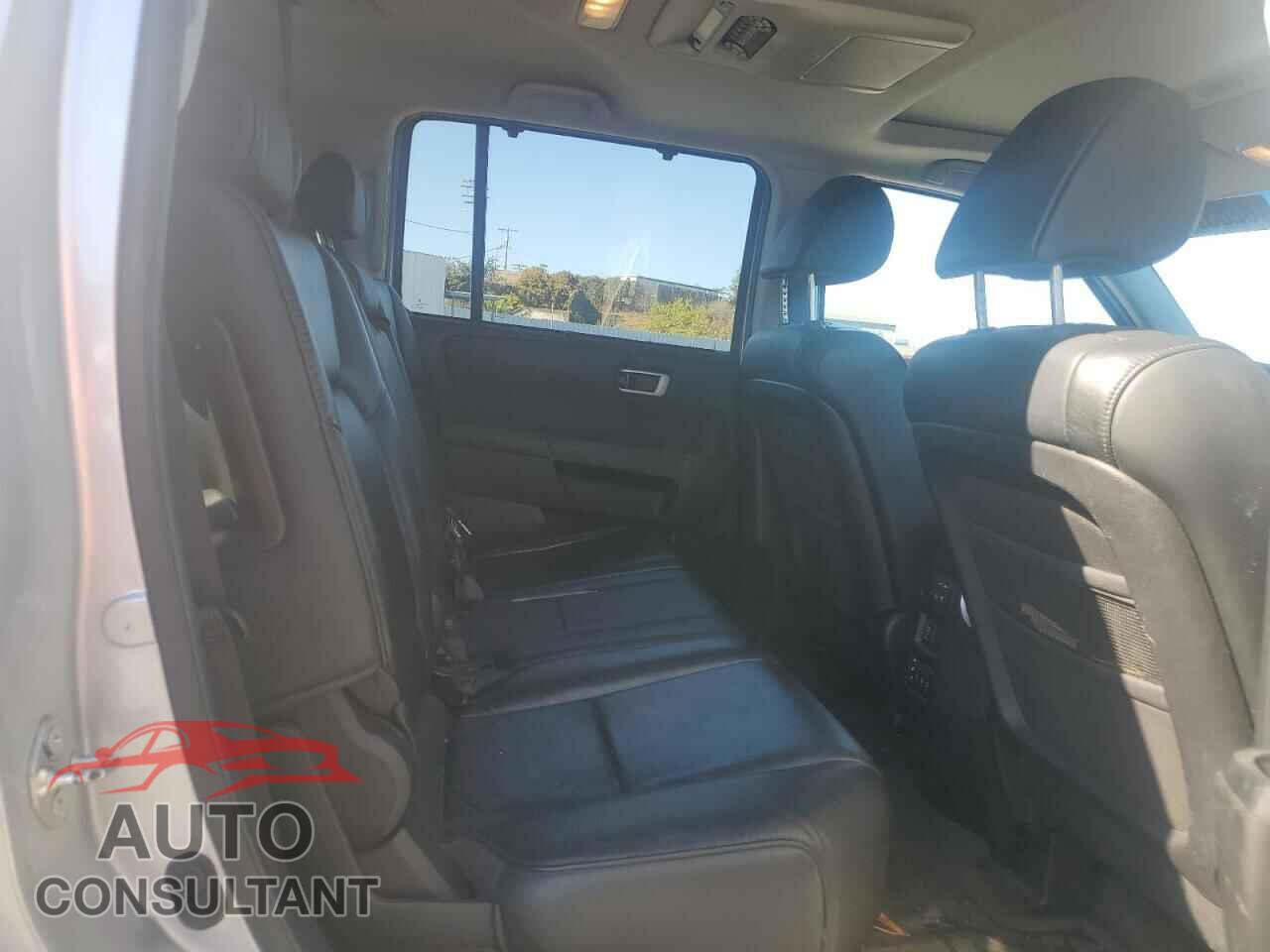 HONDA PILOT 2011 - 5FNYF4H9XBB107217