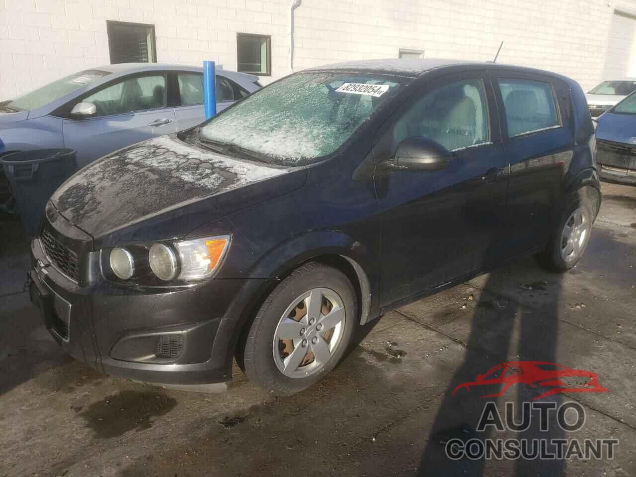CHEVROLET SONIC 2015 - 1G1JA6SH1F4114834
