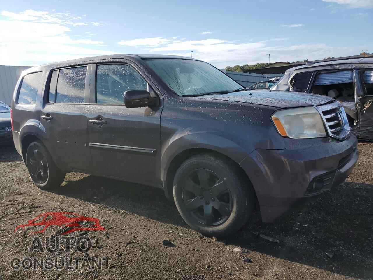 HONDA PILOT 2013 - 5FNYF4H4XDB071567