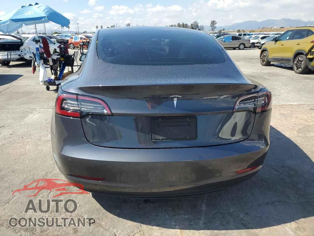 TESLA MODEL 3 2021 - 5YJ3E1EAXMF978003