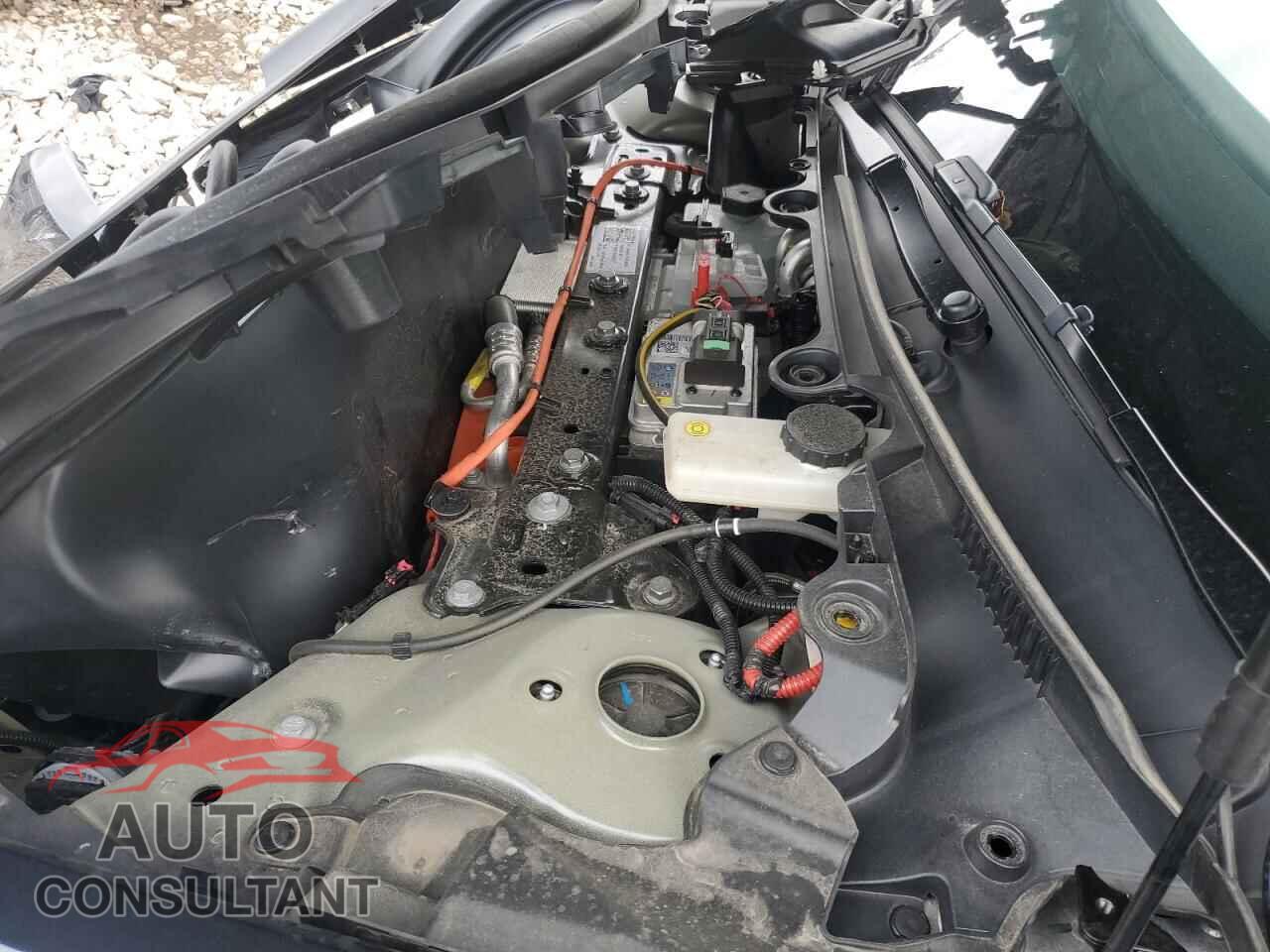 TESLA MODEL 3 2024 - 5YJ3E1EB9RF829677