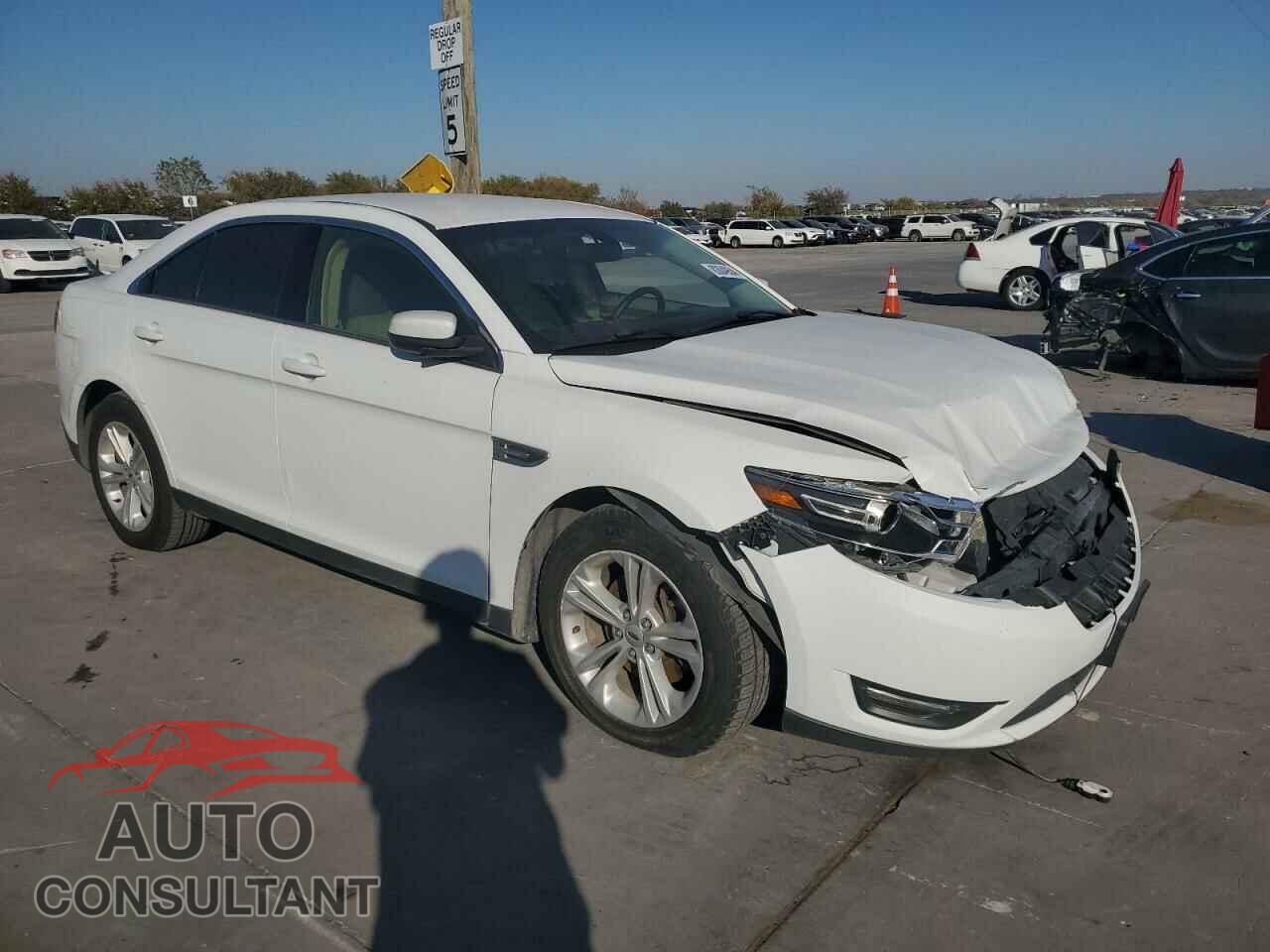 FORD TAURUS 2017 - 1FAHP2E87HG110643