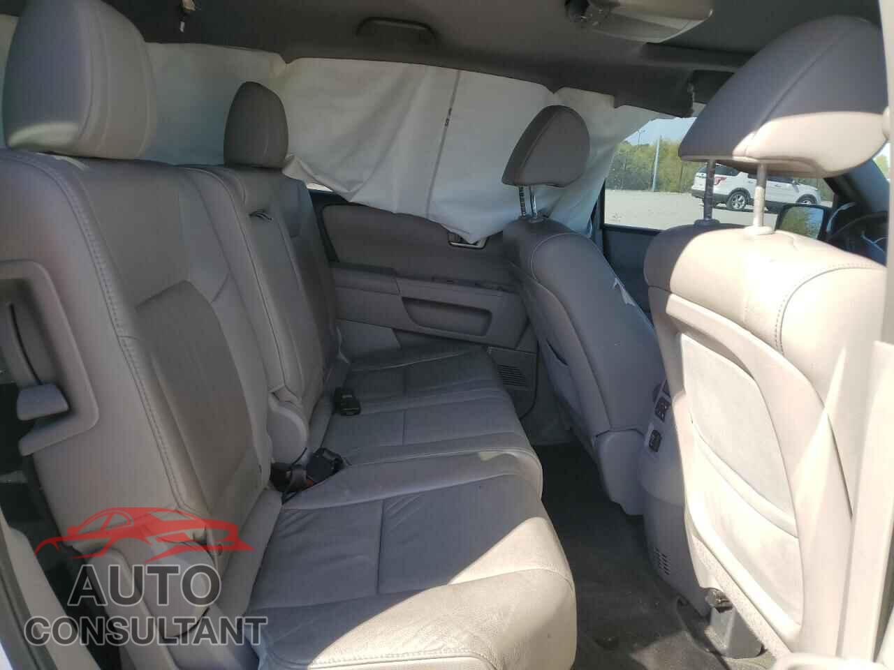 HONDA PILOT 2015 - 5FNYF3H73FB022010