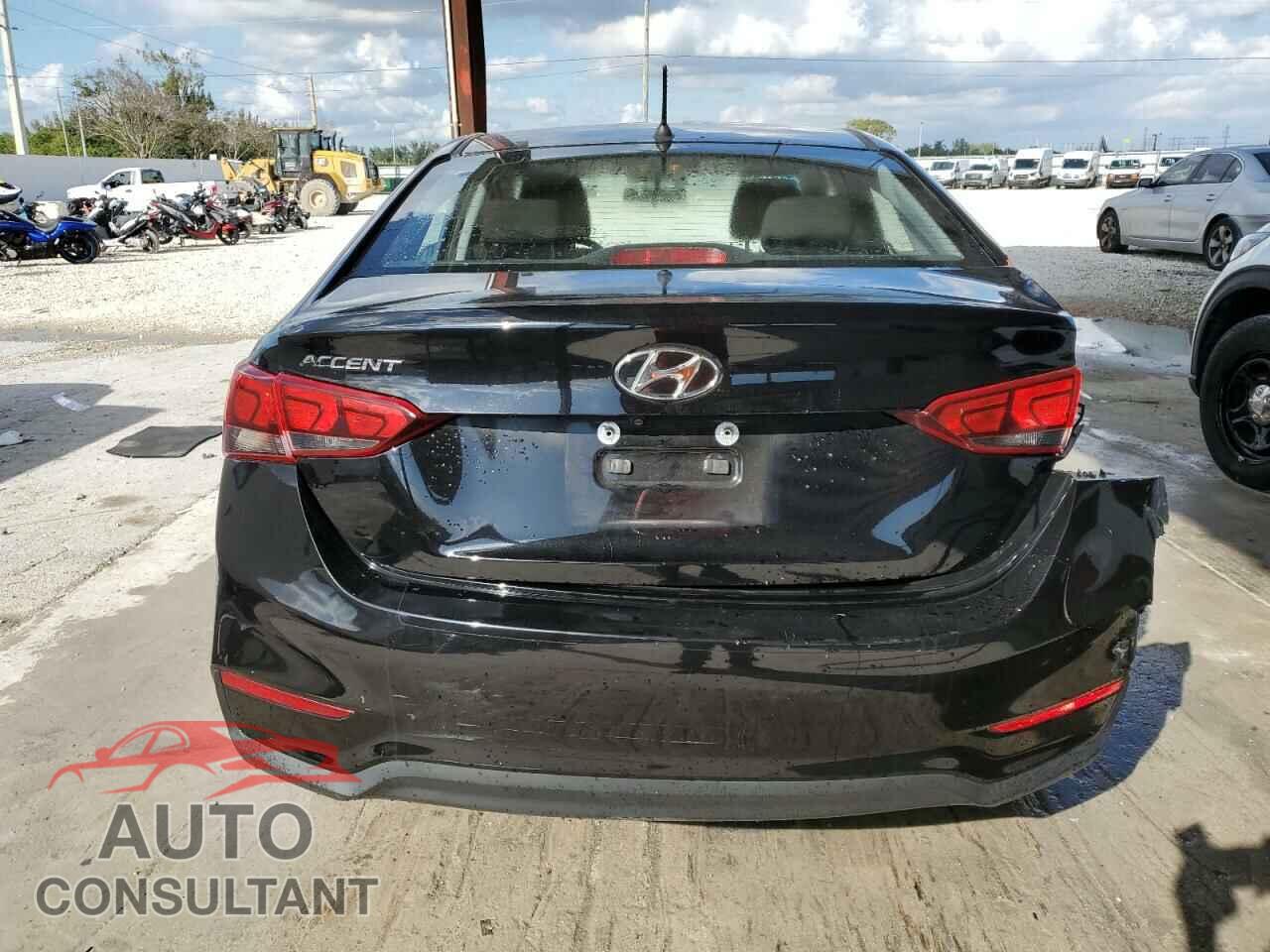 HYUNDAI ACCENT 2018 - 3KPC24A35JE031812