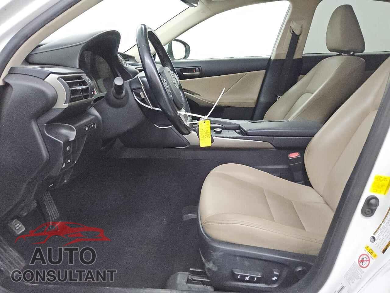 LEXUS IS 2017 - JTHBA1D27H5040869