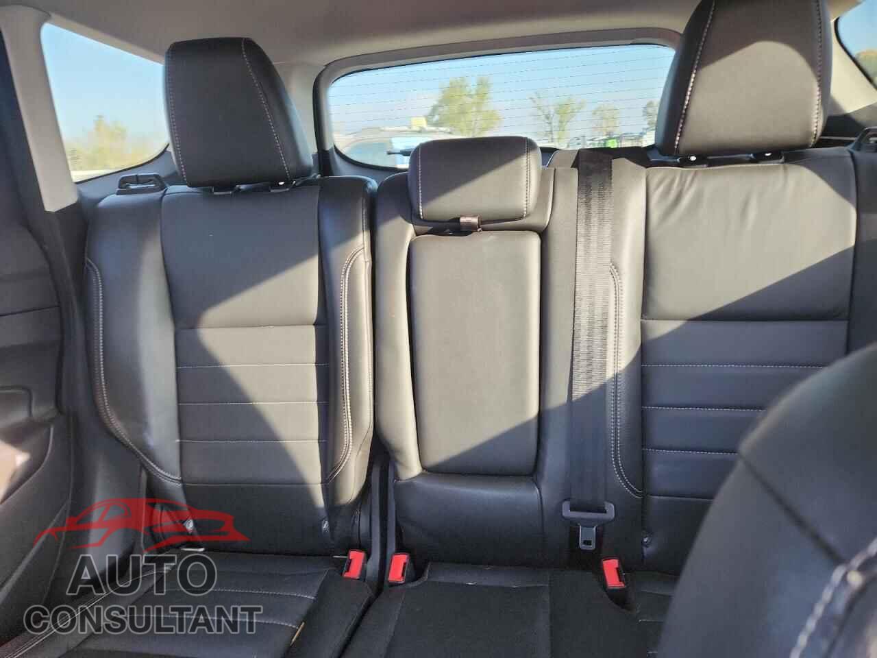 FORD ESCAPE 2016 - 1FMCU9J96GUA36583
