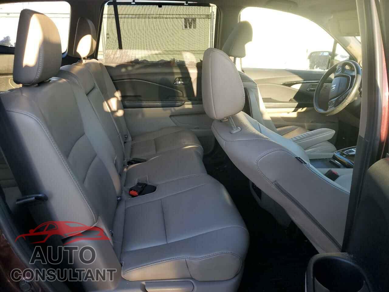 HONDA PILOT 2017 - 5FNYF6H95HB034696