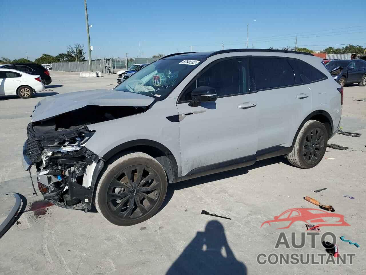 KIA SORENTO 2023 - 5XYRKDLF6PG235869