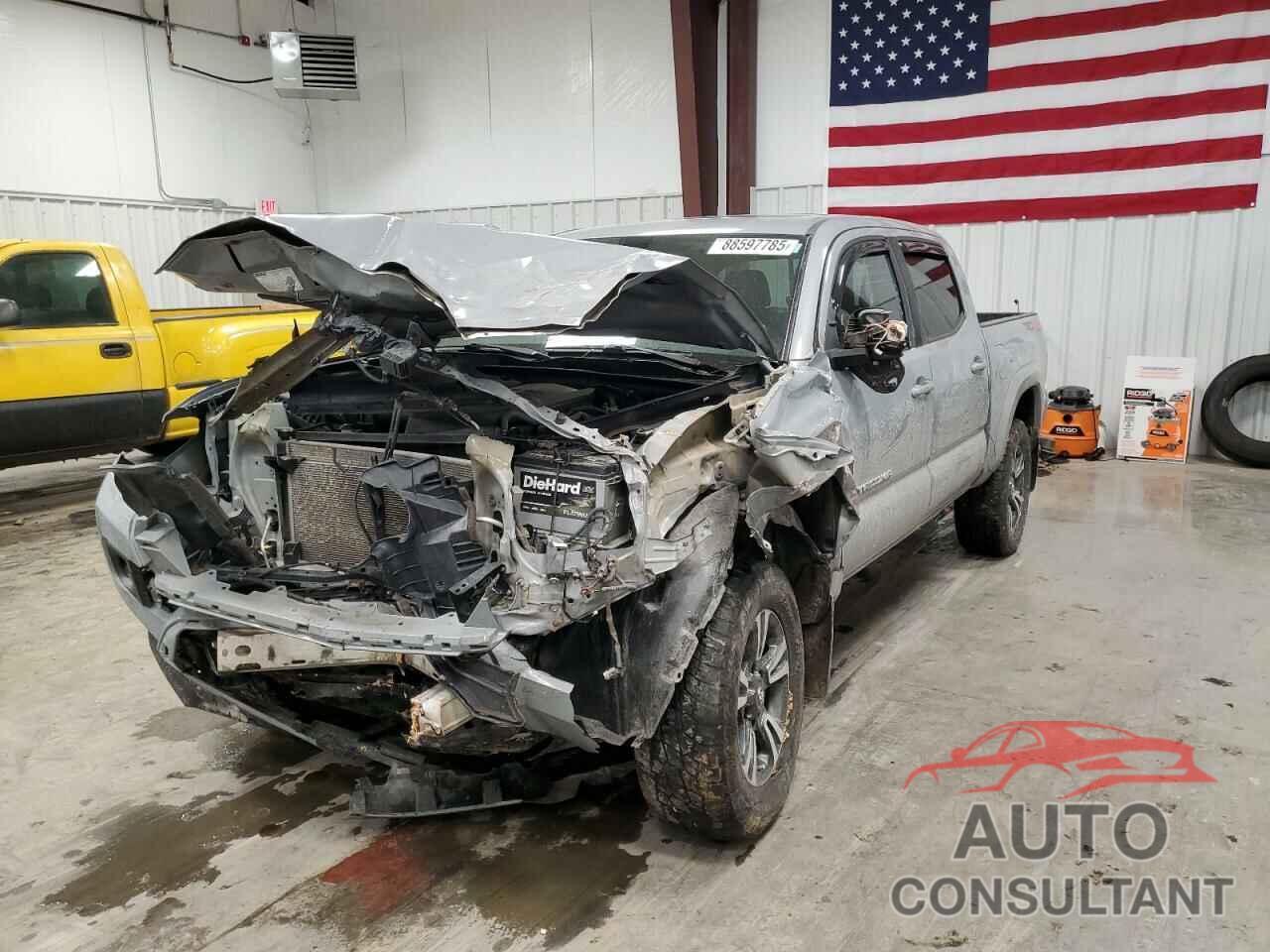 TOYOTA TACOMA 2018 - 5TFCZ5AN8JX132877