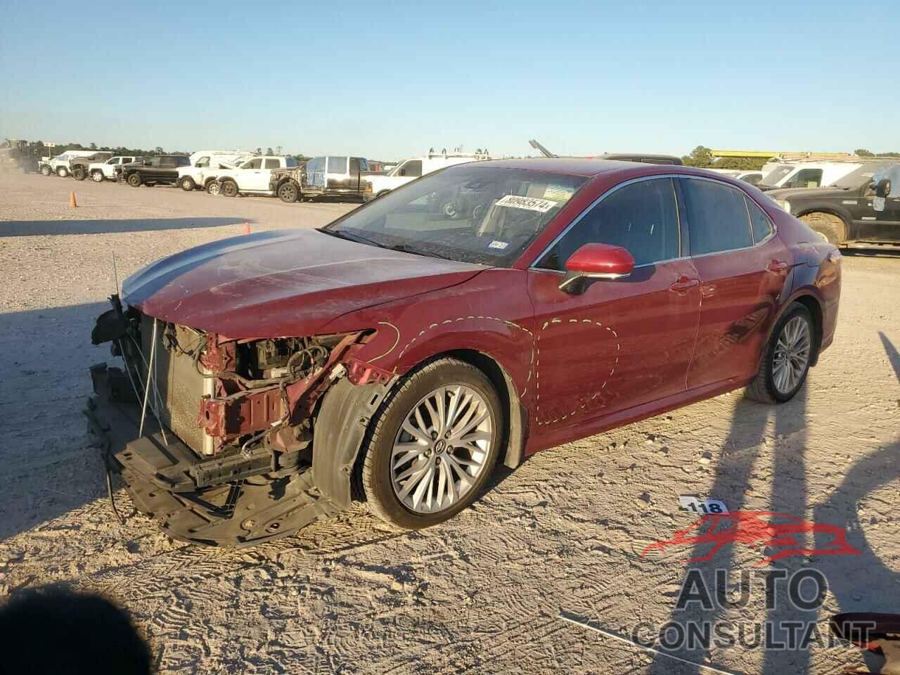 TOYOTA CAMRY 2018 - 4T1B11HK8JU667194