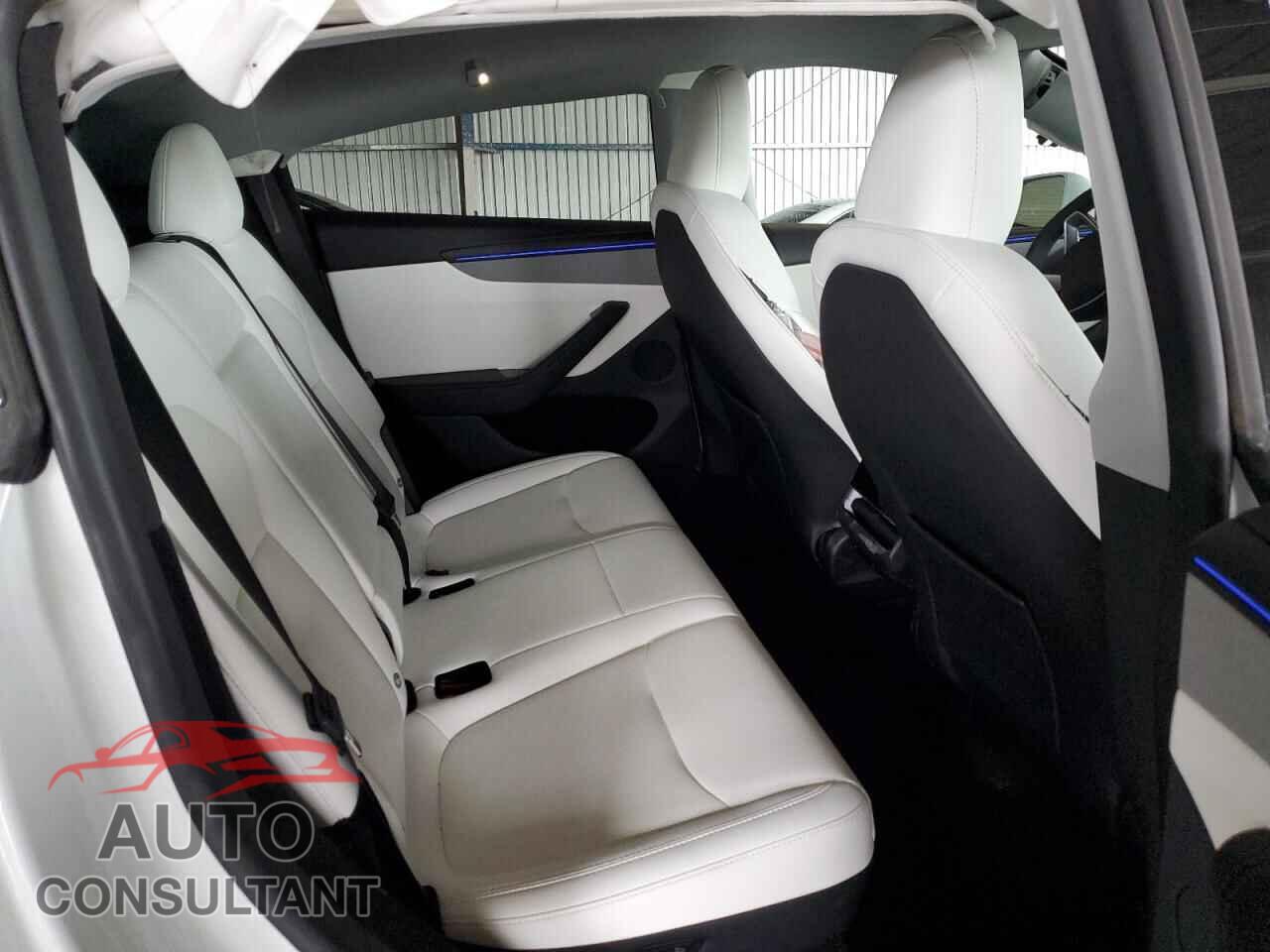 TESLA MODEL Y 2026 - 7SAYGDED0TF385652