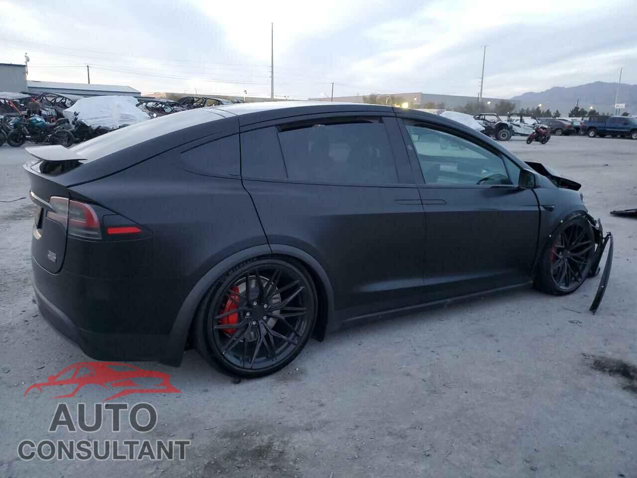 TESLA MODEL X 2023 - 7SAXCBE64PF404402