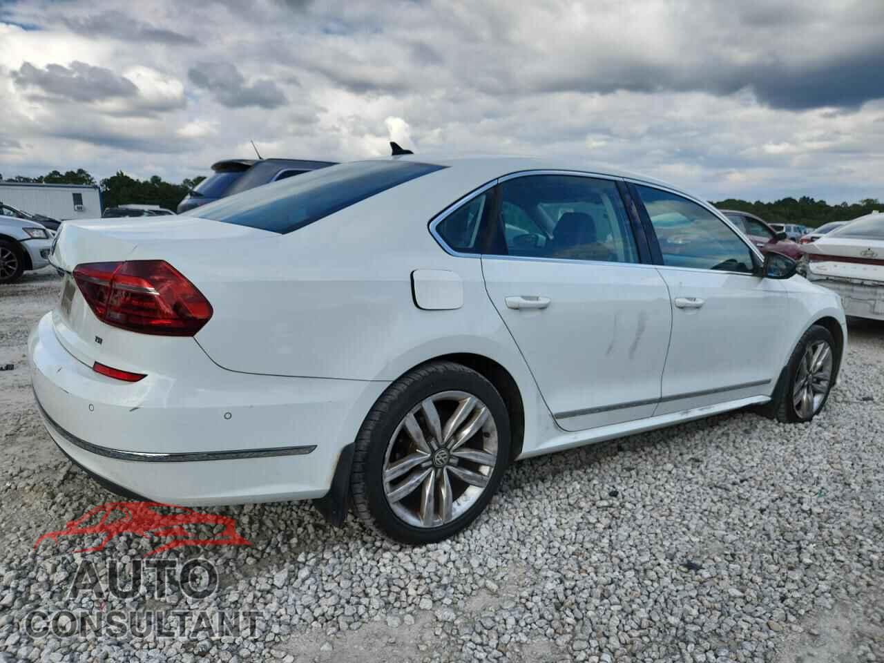 VOLKSWAGEN PASSAT 2017 - 1VWCT7A30HC032203