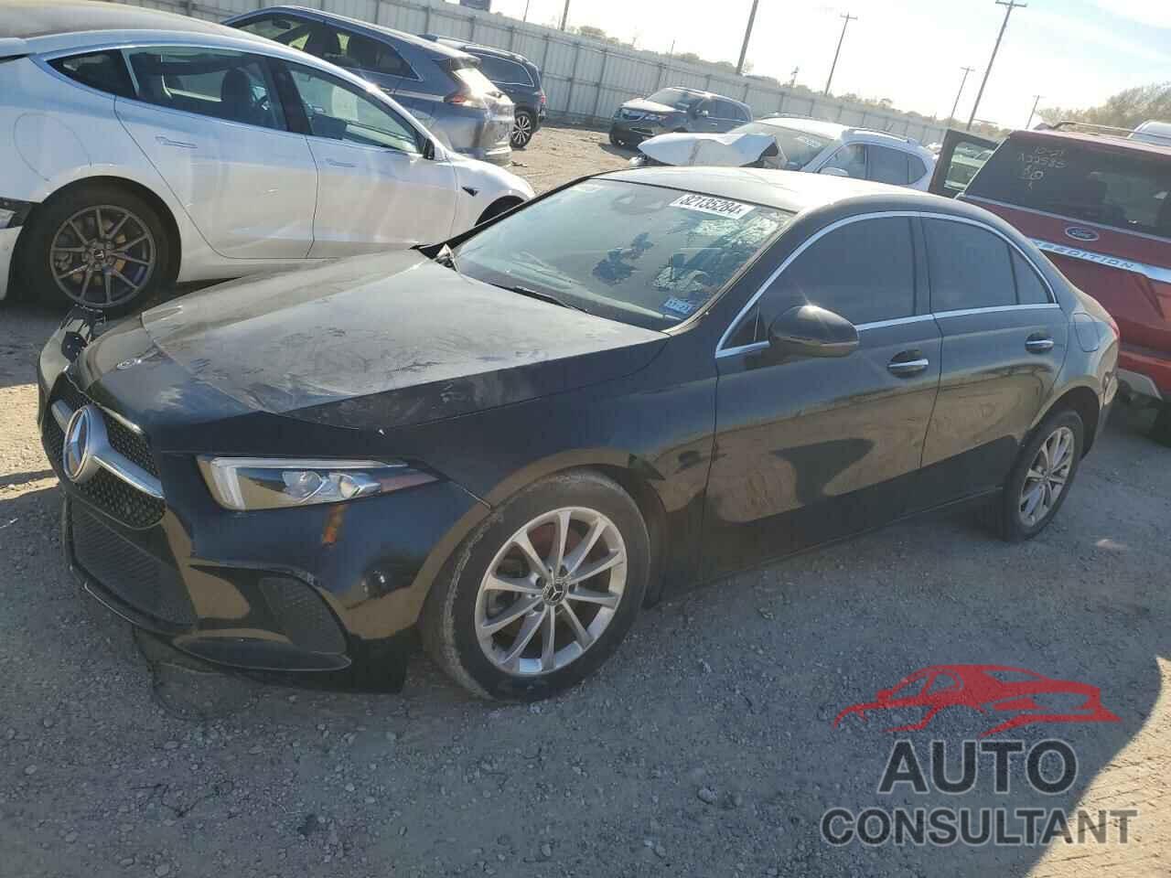 MERCEDES-BENZ A-CLASS 2019 - WDD3G4EB3KW001675