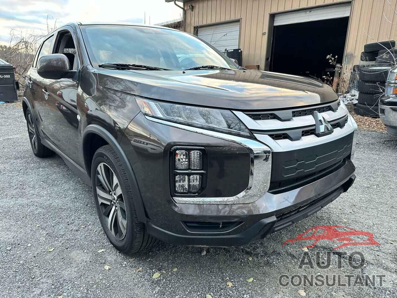 MITSUBISHI OUTLANDER 2021 - JA4APUAU5MU010654