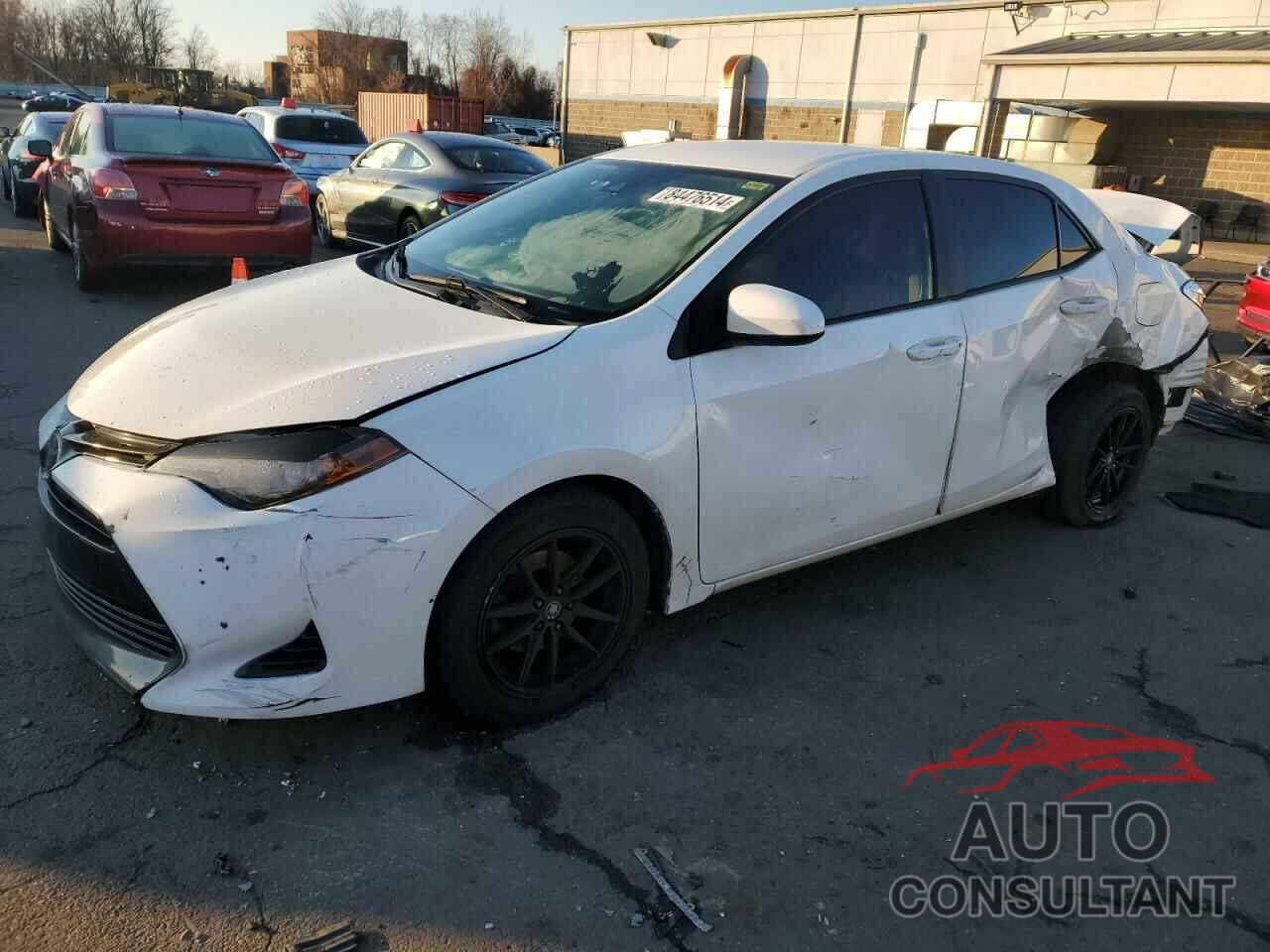 TOYOTA COROLLA 2018 - 2T1BURHE5JC052135