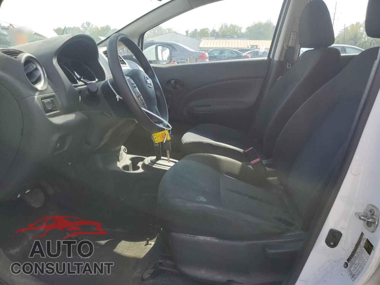 NISSAN VERSA 2017 - 3N1CE2CP5HL376049