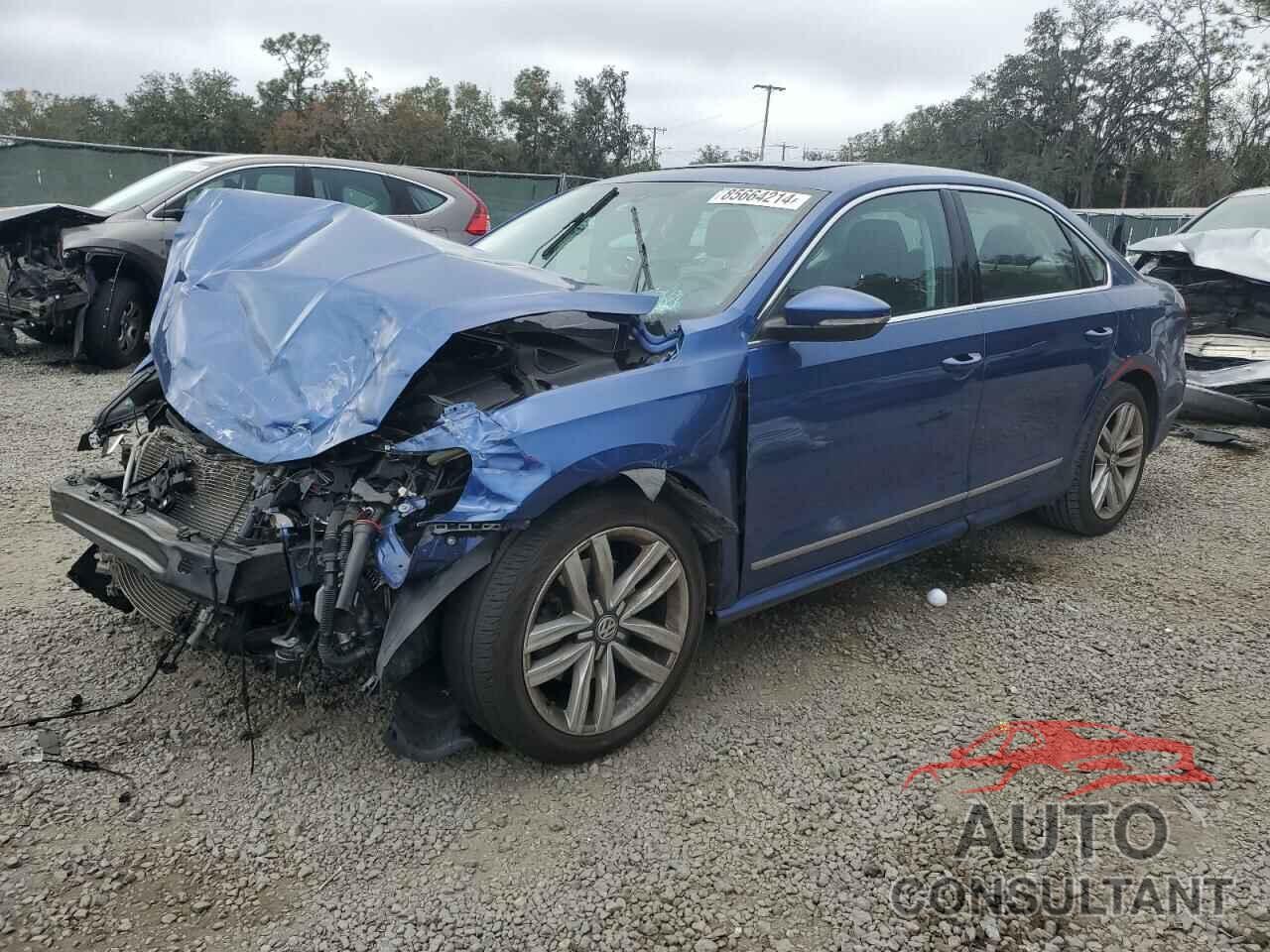 VOLKSWAGEN PASSAT 2017 - 1VWGT7A32HC067505