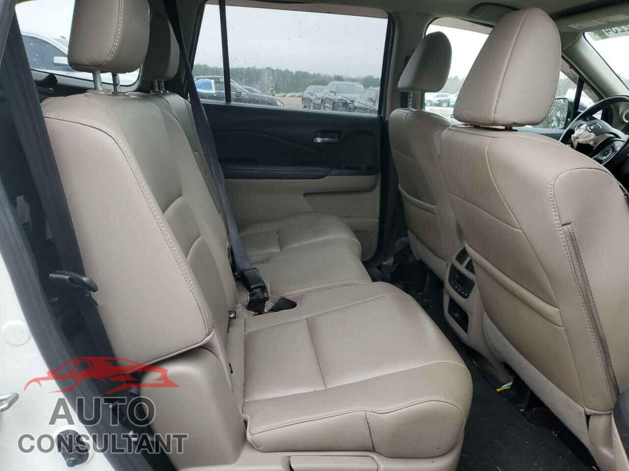 HONDA PILOT 2017 - 5FNYF5H57HB022220