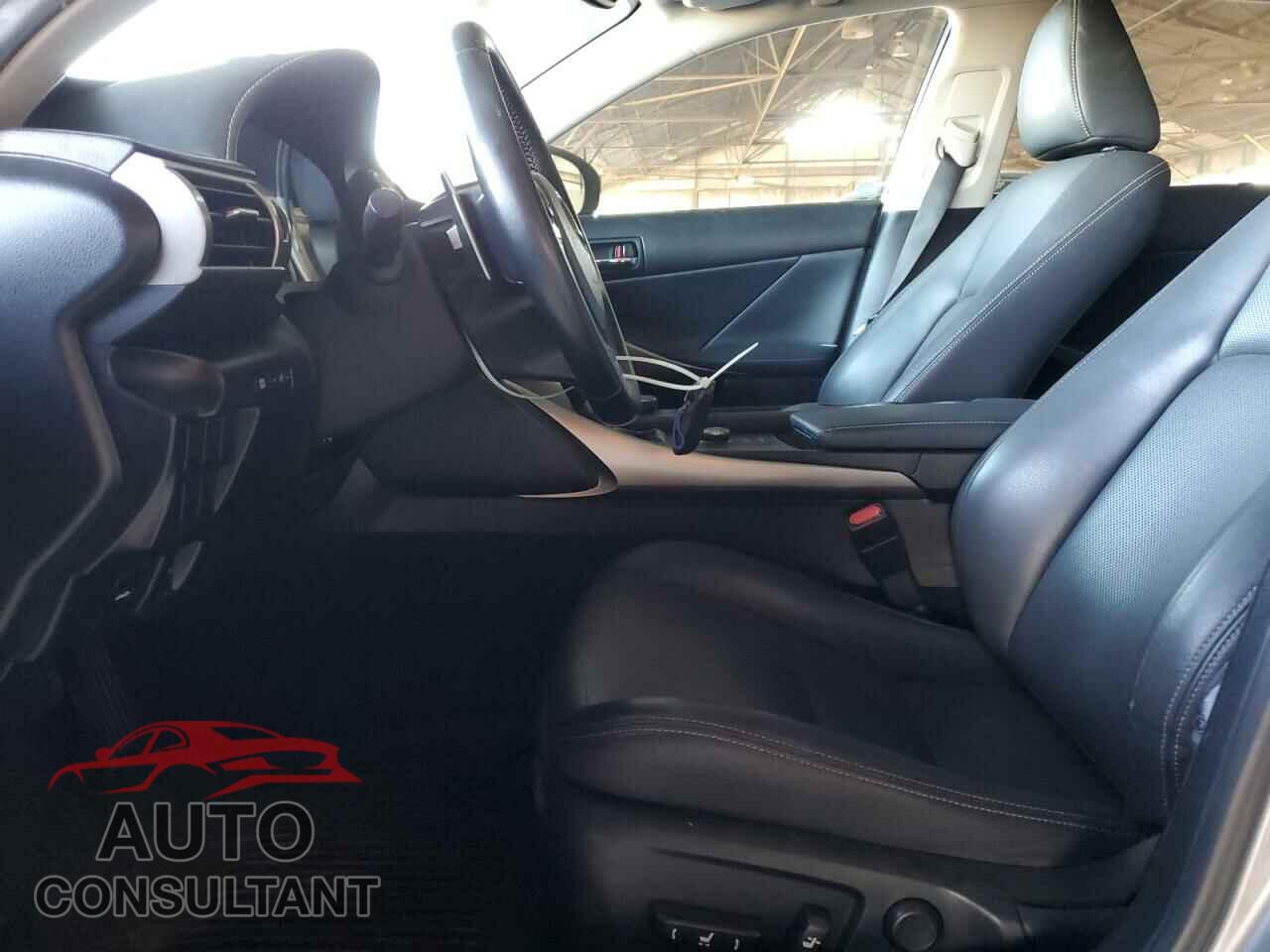 LEXUS IS 2016 - JTHBA1D25G5037743
