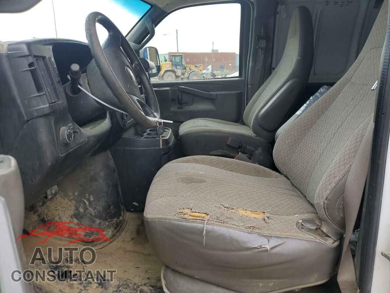 CHEVROLET EXPRESS 2017 - 1GCWGAFF5H1348535