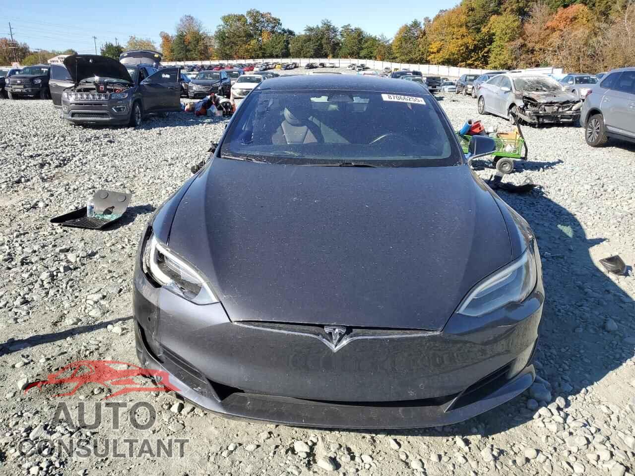 TESLA MODEL S 2017 - 5YJSA1E2XHF211354