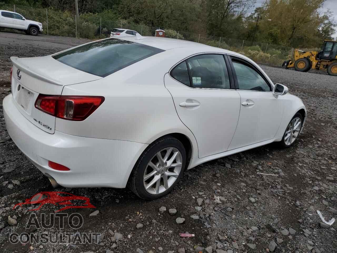 LEXUS IS 2011 - JTHCF5C27B5049898