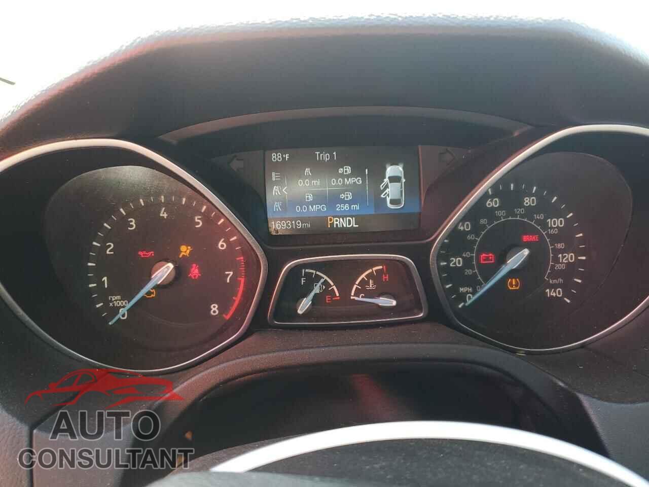 FORD FOCUS 2015 - 1FADP3F21FL329830