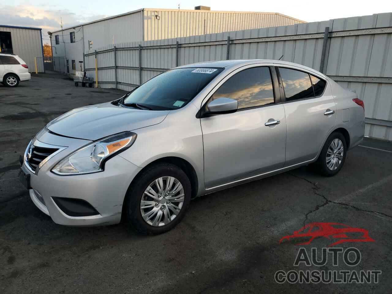 NISSAN VERSA 2018 - 3N1CN7AP2JL886316