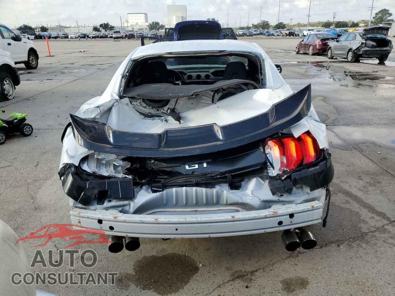FORD MUSTANG 2018 - 1FA6P8CF2J5121031
