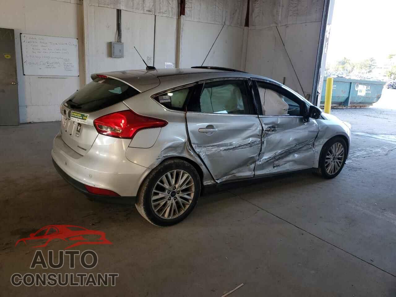 FORD FOCUS 2018 - 1FADP3N21JL262611