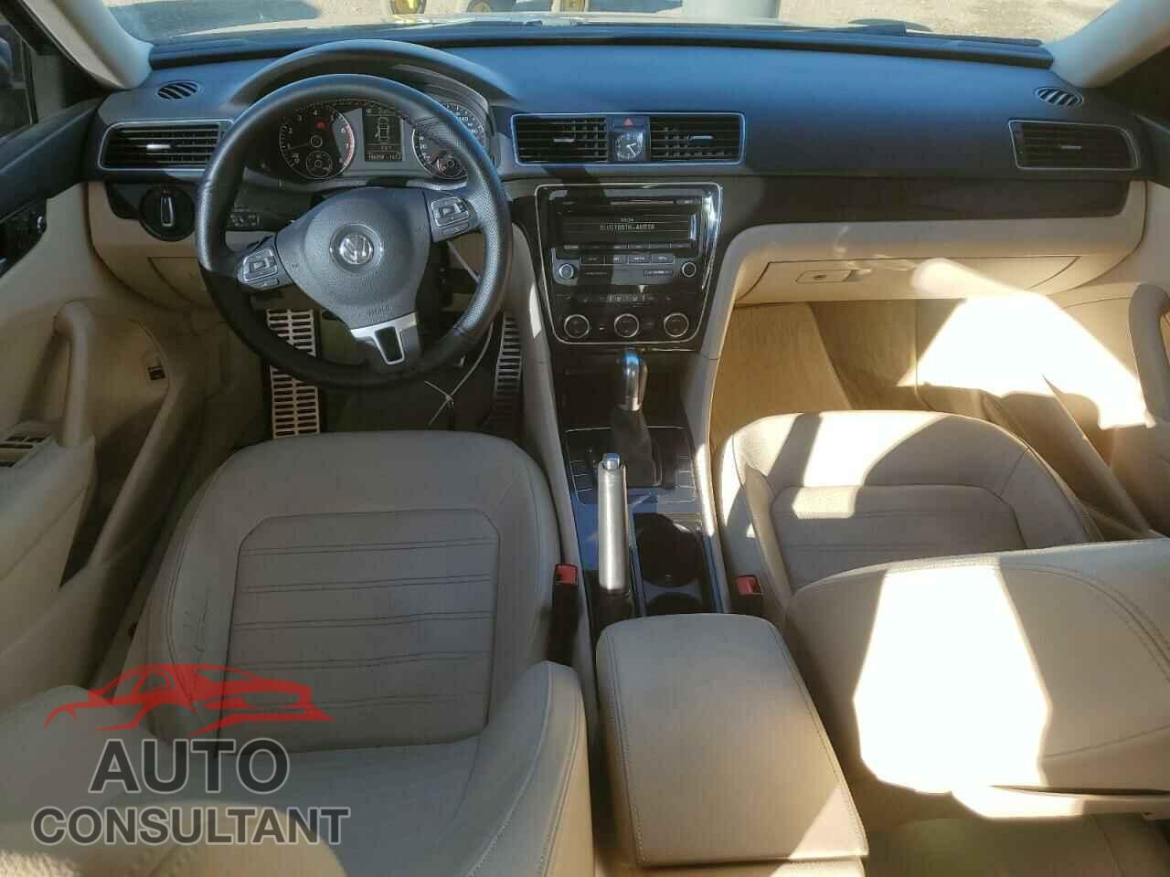 VOLKSWAGEN PASSAT 2012 - 1VWBM7A39CC044805