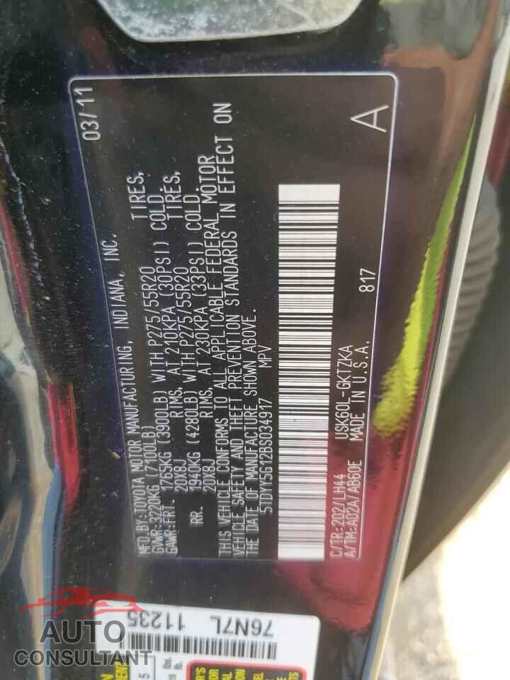 TOYOTA SEQUOIA 2011 - 5TDYY5G12BS034917