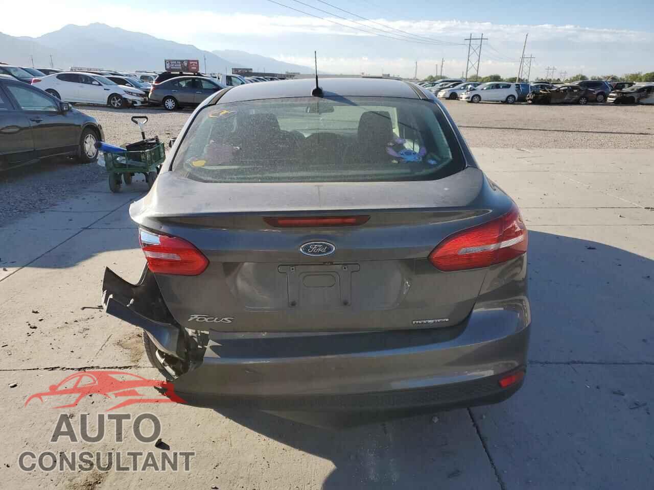 FORD FOCUS 2015 - 1FADP3E27FL276617