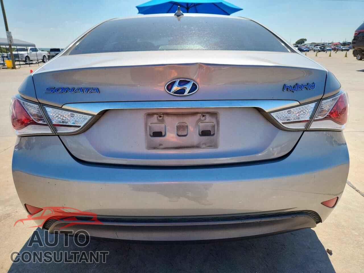 HYUNDAI SONATA 2012 - KMHEC4A45CA056239