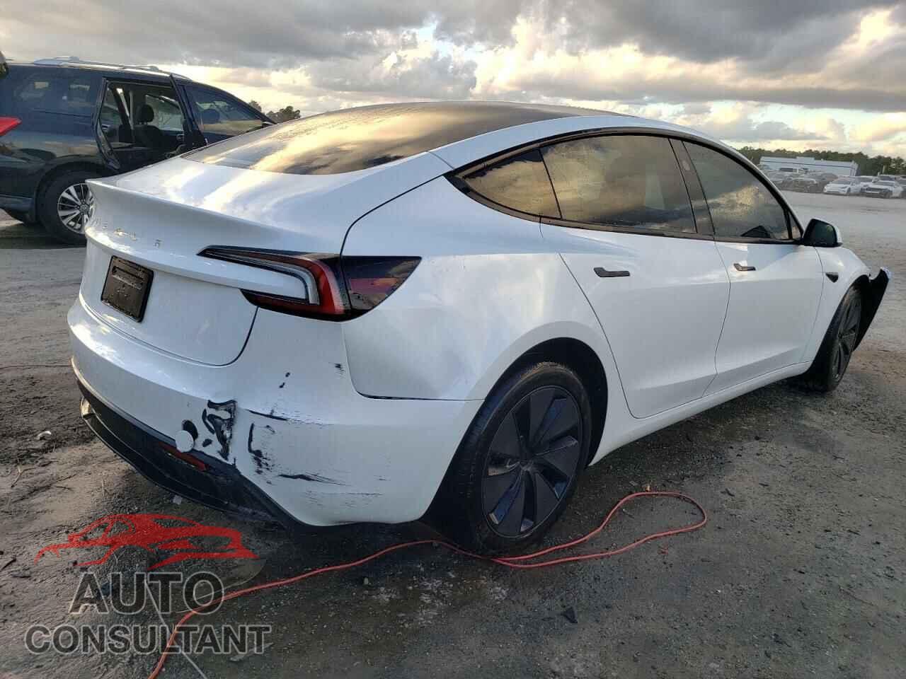 TESLA MODEL 3 2024 - 5YJ3E1EAXRF738148