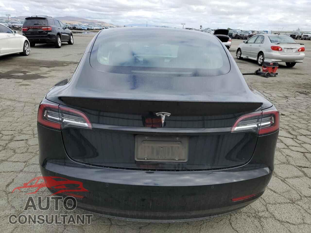 TESLA MODEL 3 2019 - 5YJ3E1EA6KF425328