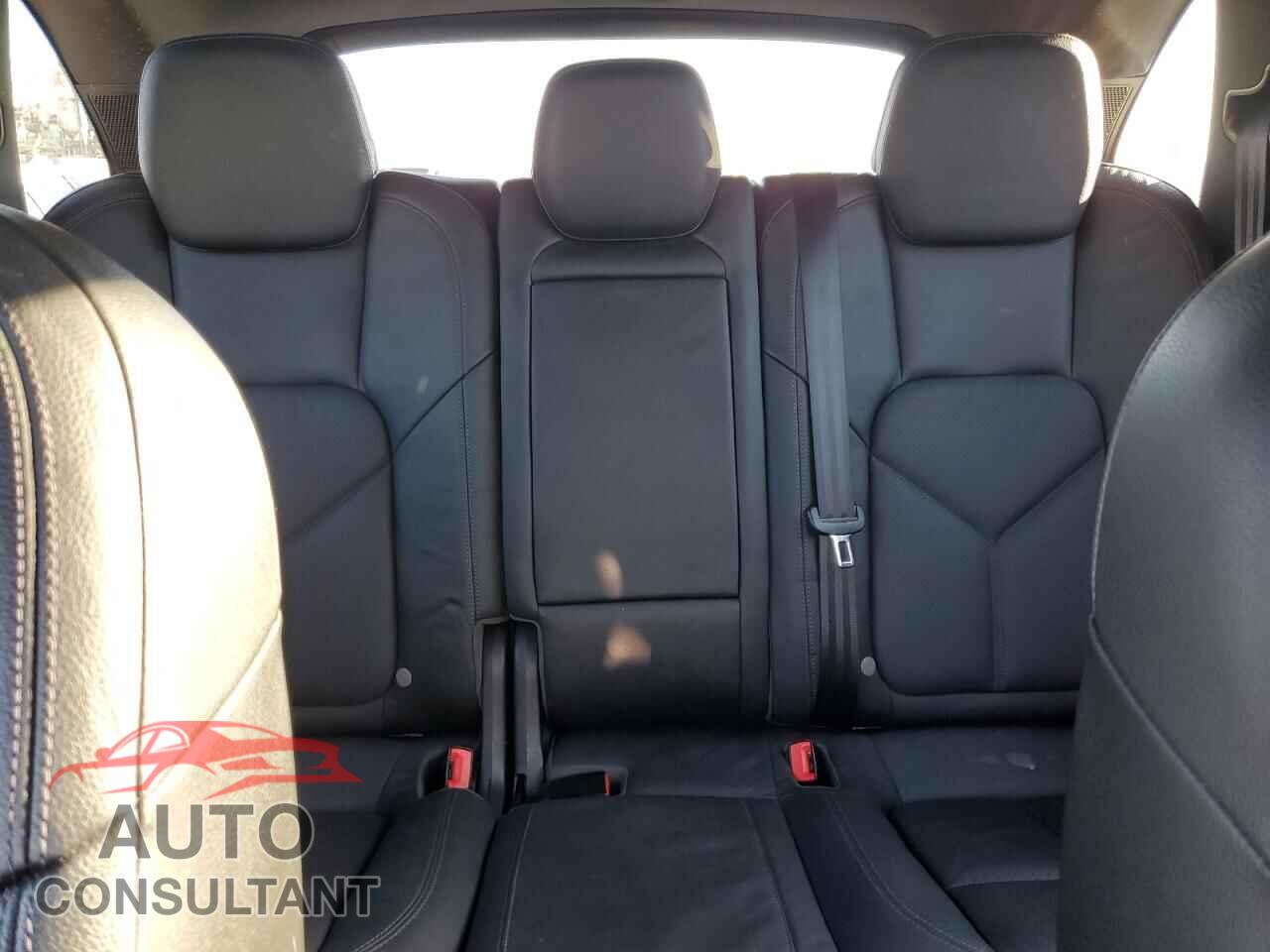 PORSCHE CAYENNE 2012 - WP1AA2A21CLA12589