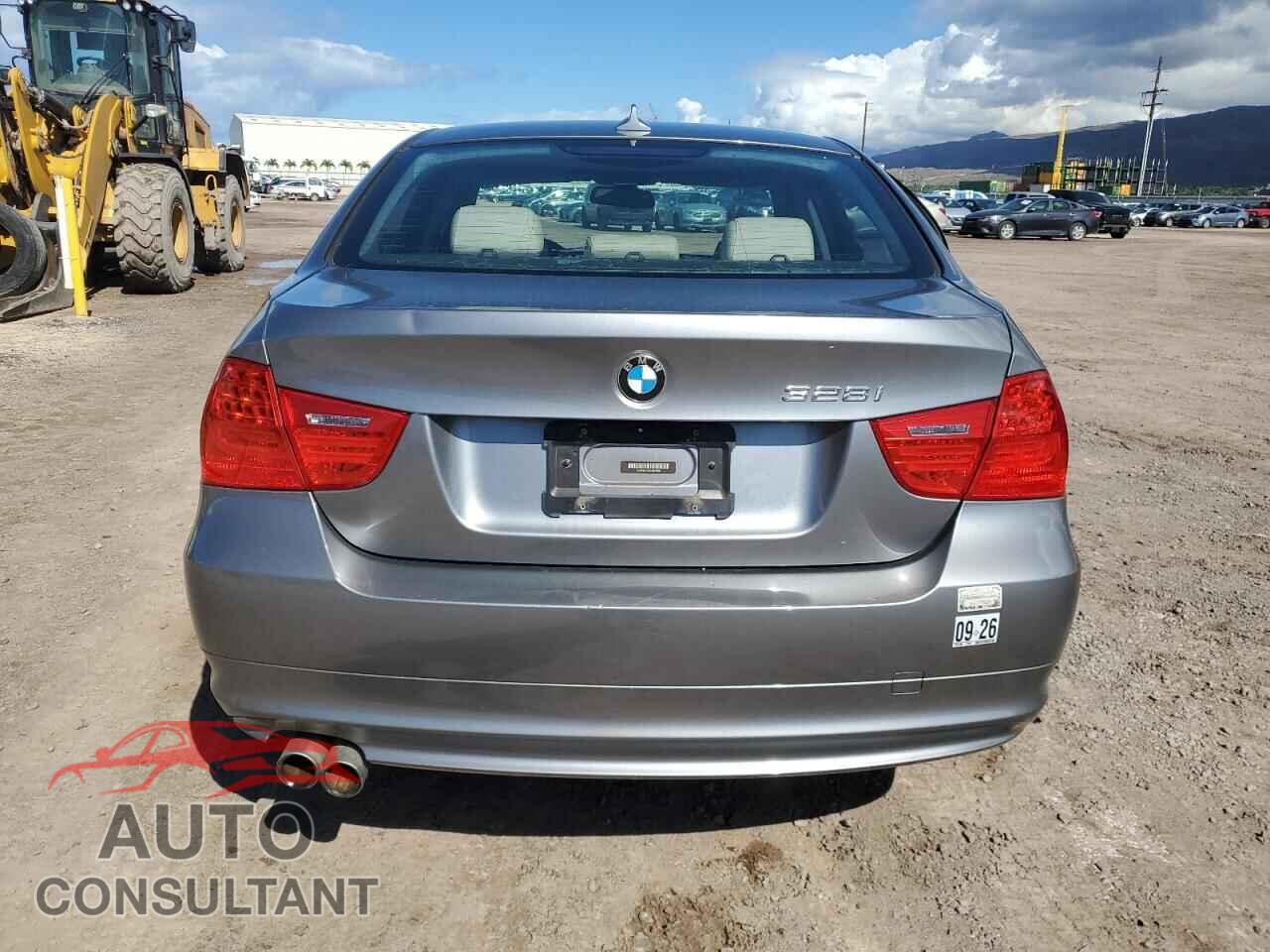 BMW 3 SERIES 2011 - WBAPH7C52BE851808