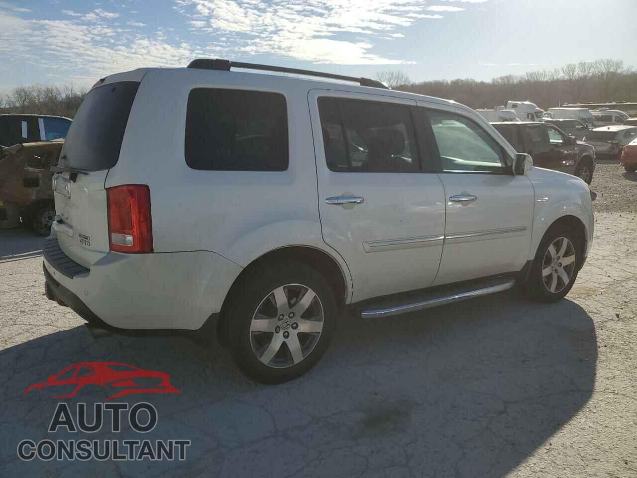 HONDA PILOT 2015 - 5FNYF4H94FB064435