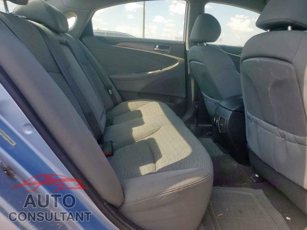 HYUNDAI SONATA 2013 - KMHEC4A42DA076546