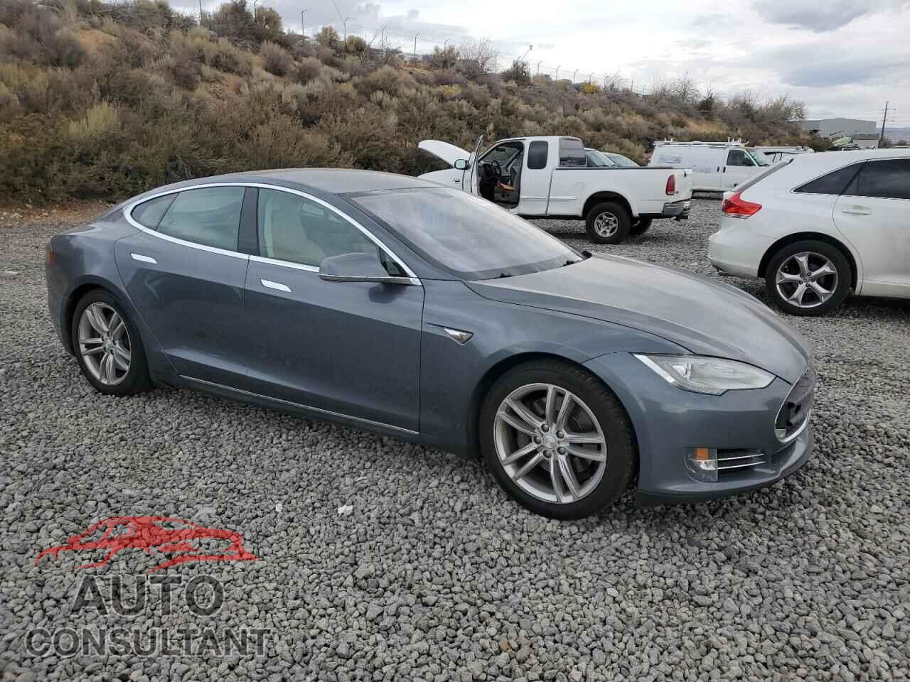 TESLA MODEL S 2013 - 5YJSA1CG8DFP03762