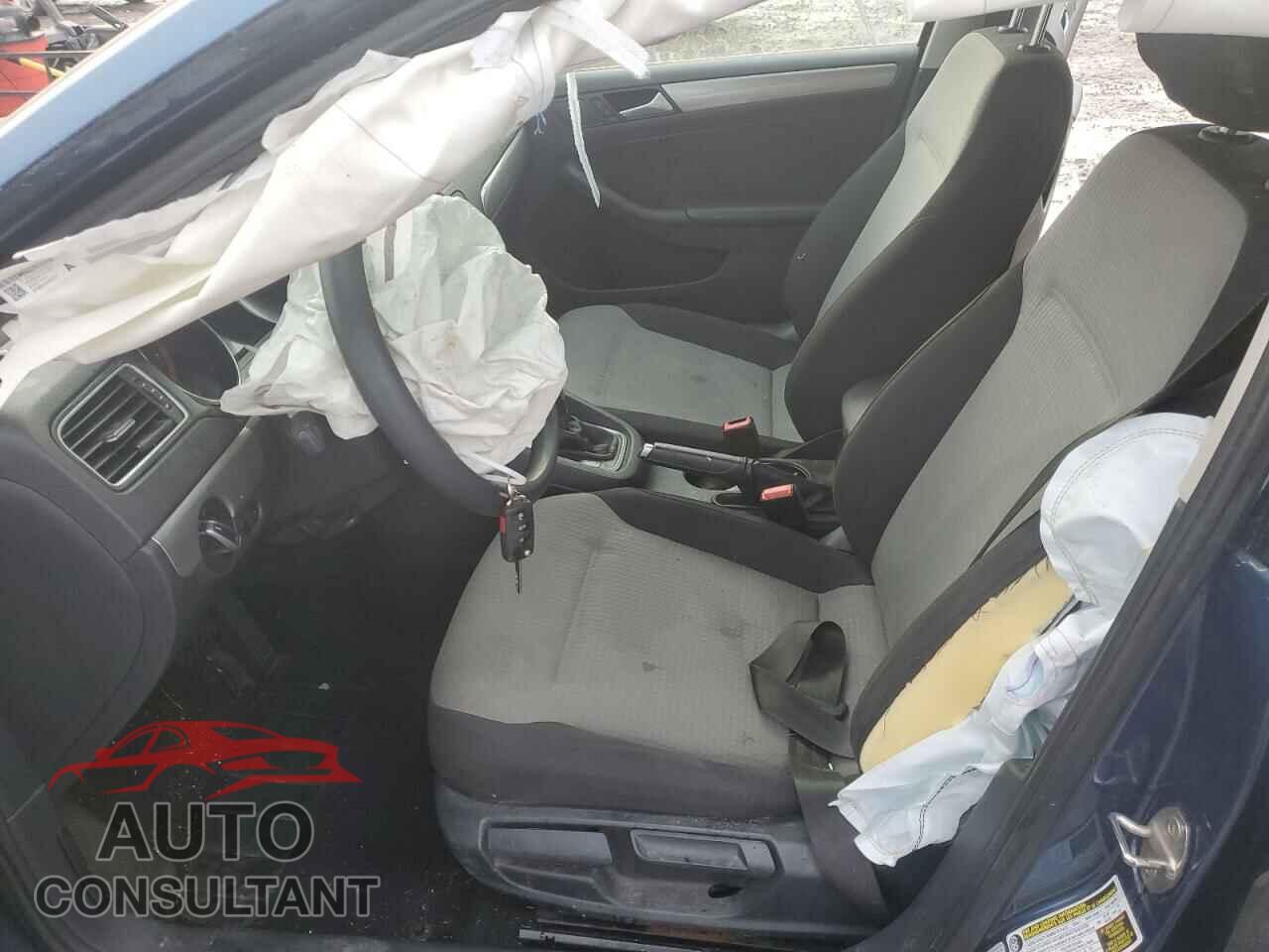VOLKSWAGEN JETTA 2017 - 3VW2B7AJ4HM412933