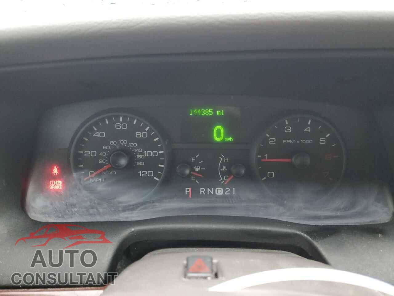 FORD CROWN VIC 2011 - 2FABP7EV5BX139357