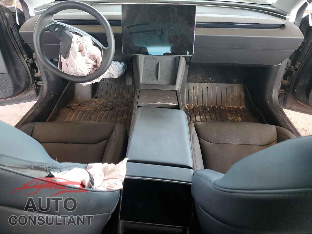 TESLA MODEL 3 2024 - 5YJ3E1EA6RF869111